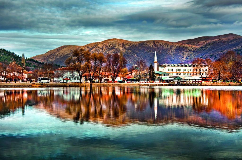 Sonbaharın En Güzel Rotası: İzmir’in Yanı Başındaki Eşsiz Manzara VlSd046ee6lmtcN - Marmara Bölge Gazetesi