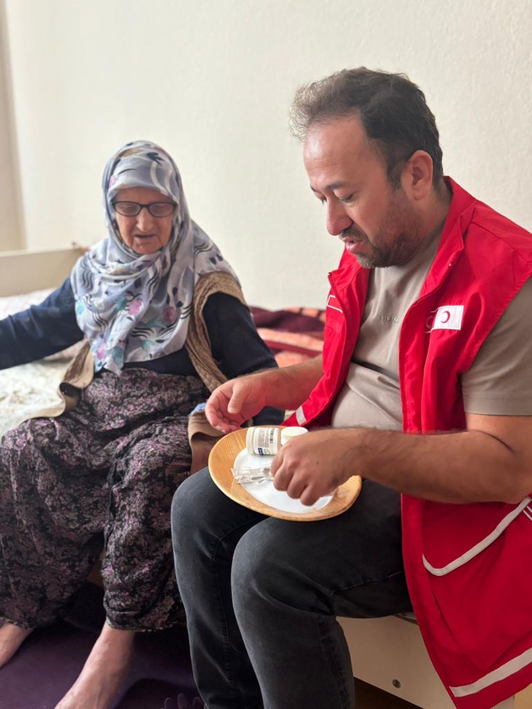 Kızılay’dan Evde Bakım Eğitimi WhatsApp Image 2025 09 29 at 08.24.24 3 - Marmara Bölge Gazetesi
