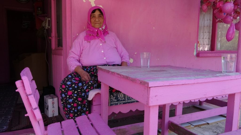 ’Barbie Teyze’ Pembe Evine Mahkum Kaldı aw542496 01 - Marmara Bölge Gazetesi