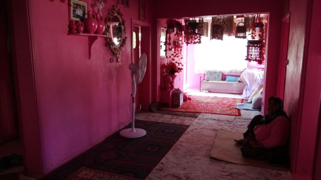 ’Barbie Teyze’ Pembe Evine Mahkum Kaldı aw542496 04 - Marmara Bölge Gazetesi