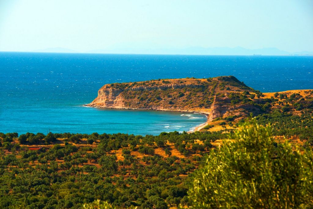 Çanakkale’nin saklı güzelliklerinden Akliman, tarihî izlerini, huzur veren doğası ve