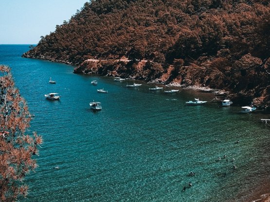 Akdeniz’in Saklı Dünyası: Masmavi Sular ve Altın Kumsal b 3052 - Marmara Bölge Gazetesi