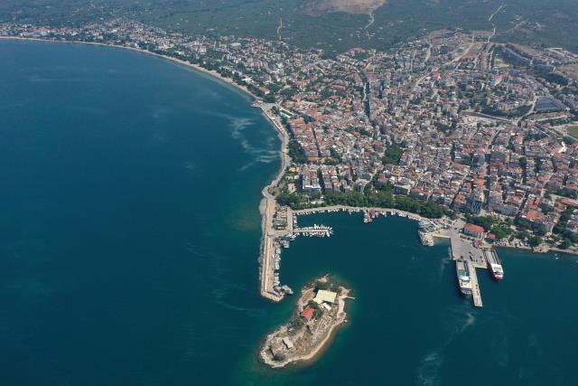 Bandırma’nın köklü eğitim kurumları arasında yer alan Bandırma Ortaokulu, yapımı