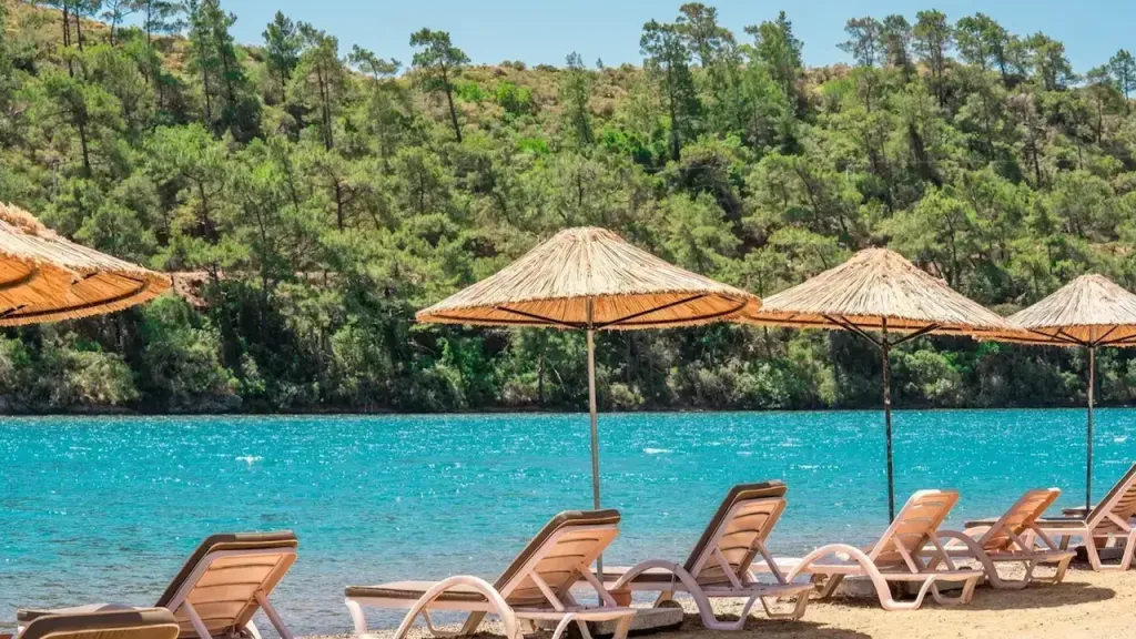 Marmaris’in Hisarönü Koyu’na bağlı olan Bördübet, sadece bir koy değil;