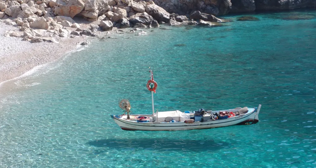 Marmara ve Ege'nin kesişiminde yer alan Dardanos Plajı, sakinliği, tertemiz