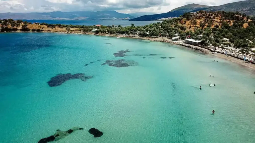 Ege’nin Huzur Dolu Kasabası dikili plaj kapakakae - Marmara Bölge Gazetesi