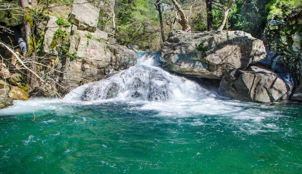Balıkesir’in Edremit ilçesinde yer alan Hasan Boğuldu Göleti, hem doğal