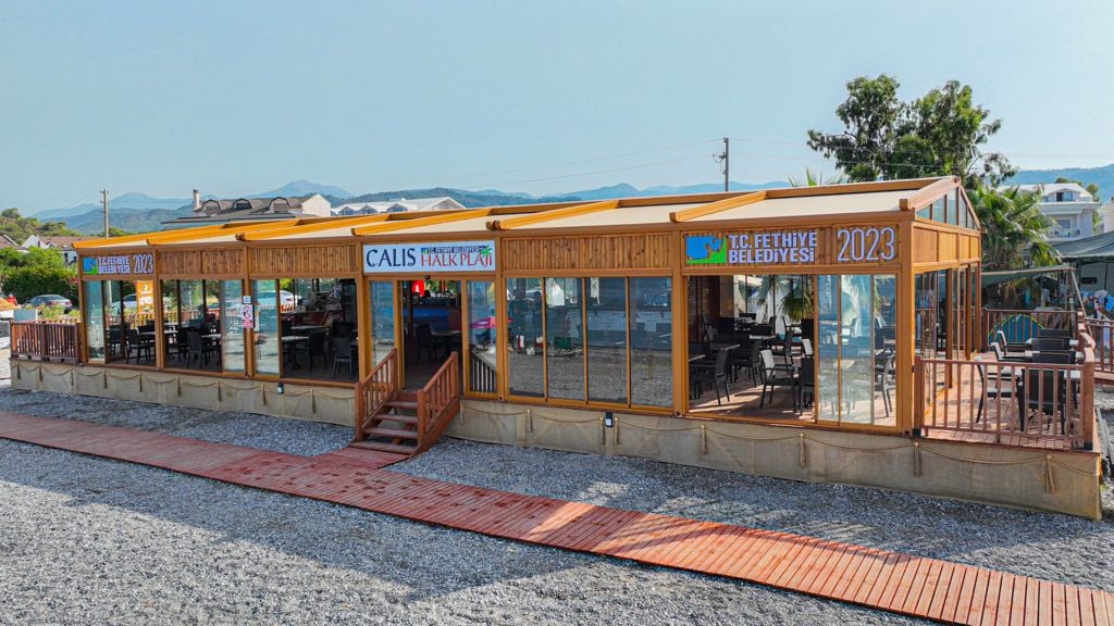 fethiye belediyesinden ornek uygulama halk plajinda cay 3 sezlong 25 tl 1 - Marmara Bölge Gazetesi