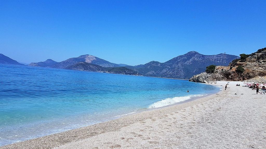 Fethiye’nin saklı cennetlerinden Kıdrak Koyu, turkuaz denizi ve yemyeşil çam