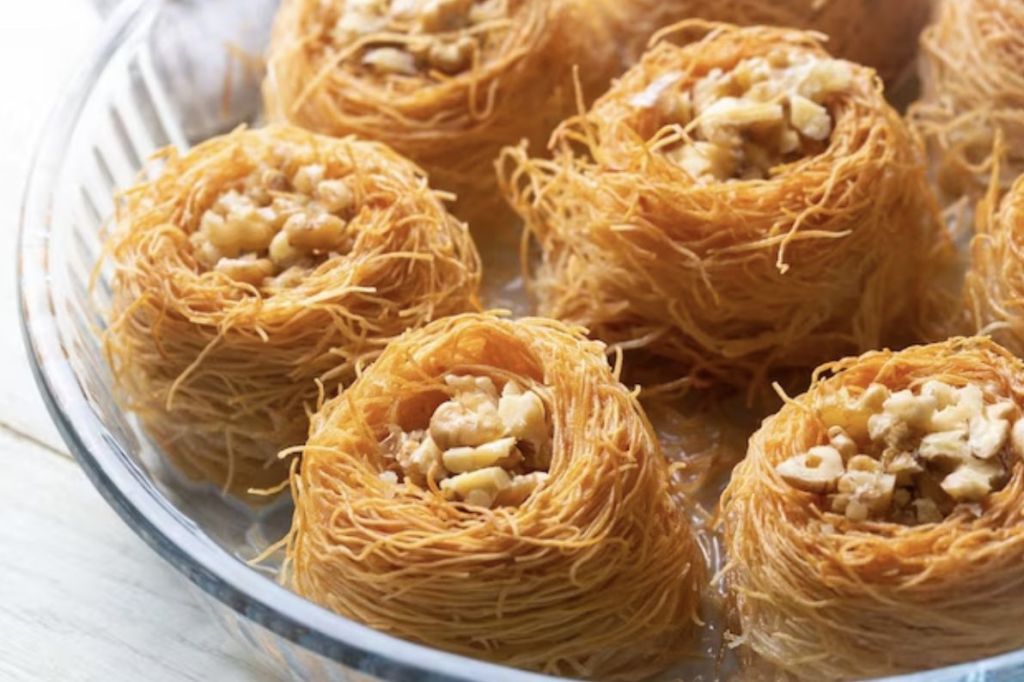 Şerbetli Kadayıf Tatlısı Damakları Şenlendiriyor! İşte Lezzetin Sırrı glutensiz kadayif 01 - Marmara Bölge Gazetesi