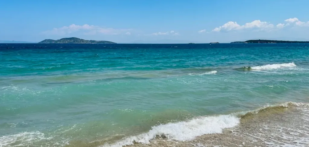 Ege’nin Sessiz Kıyısı Tatilcilerin Gözdesi Oldu! image 123 - Marmara Bölge Gazetesi