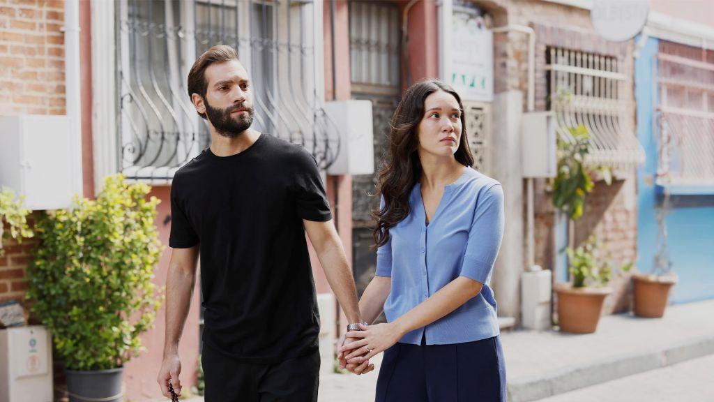 Star TV’nin büyük ilgi gören dizisi Sahipsizler, ikinci sezon ilk