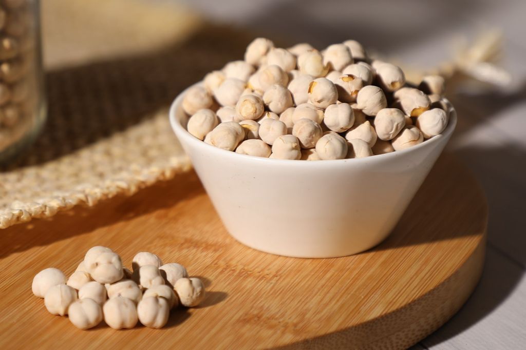 Balıkesir’de misafir sofralarının baş tacı olan beyaz leblebi, yalnızca geleneksel