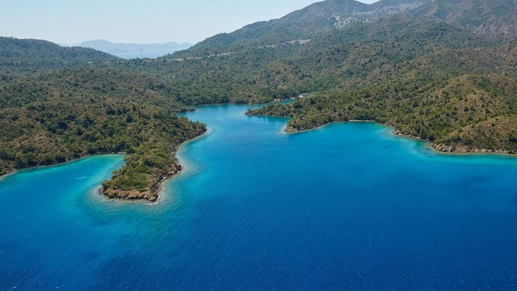 Ege’nin Akvaryumu Andıran Denizi Tatilcileri Büyülüyor! maxresdefault 14 - Marmara Bölge Gazetesi