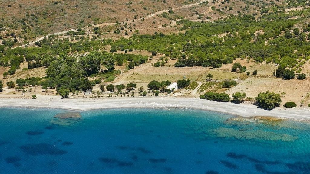 Muğla’nın saklı cennetlerinden Bağlarözü, berrak denizi ve yemyeşil doğasıyla ziyaretçilerine