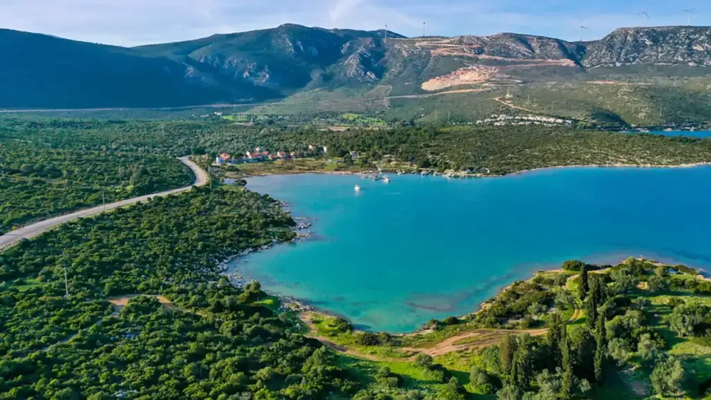 Sarı Yapraklar Denize, Huzur Kalbe Karışıyor! Ege’nin Sessiz Cenneti Mordoğan’da Hayat Yavaşlıyor mordogan plajlarii - Marmara Bölge Gazetesi