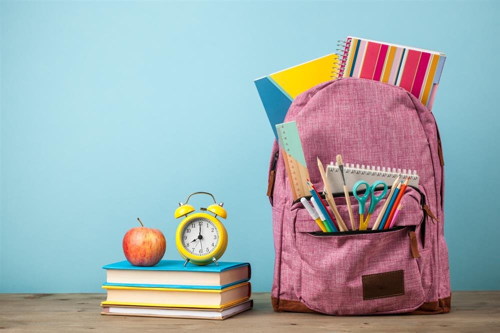 Okulların açılmasına günler kala Balıkesir’de veliler kırtasiye alışverişi için mağazalara