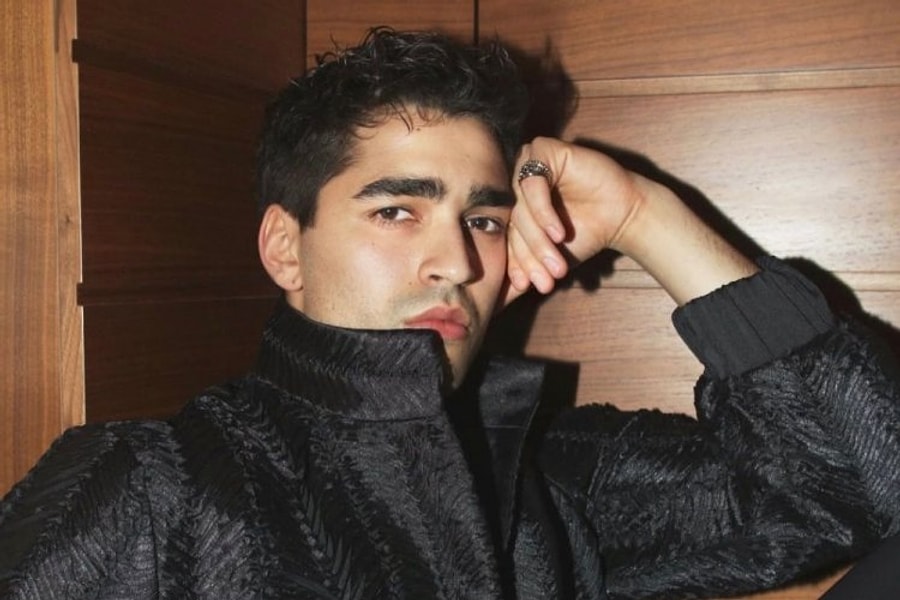 Yalı Çapkını dizisinde canlandırdığı Ferit karakteriyle büyük çıkış yapan Mert