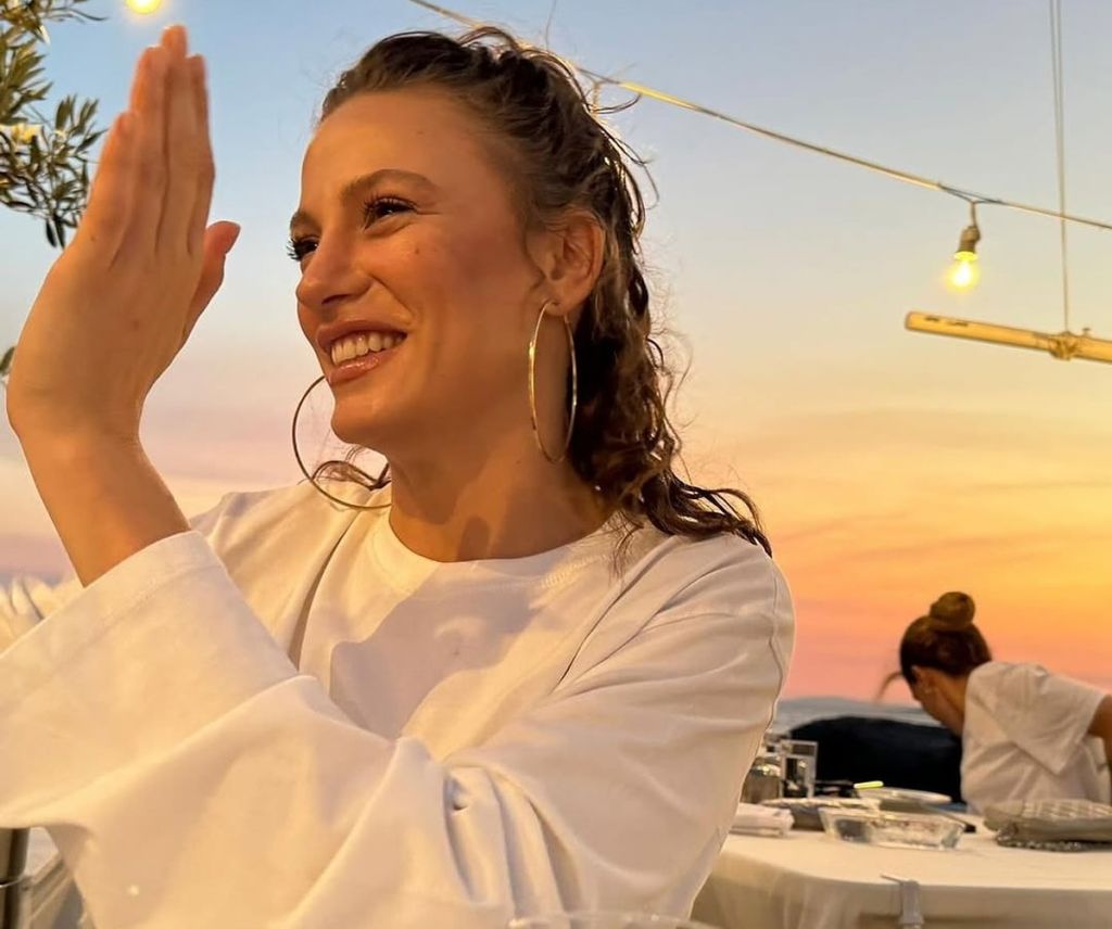 Rol aldığı her projede ve verdiği her pozda güzelliğiyle öne