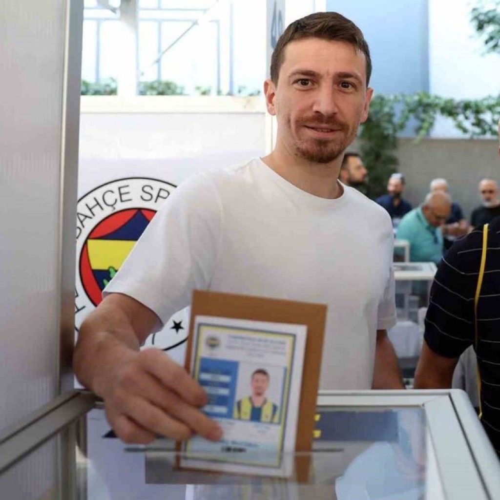 Fenerbahçe’de Mert Hakan Yandaş Krizi s 4a0c40cf43da3379f6eb09a9e8e533ebf8521b19 - Marmara Bölge Gazetesi