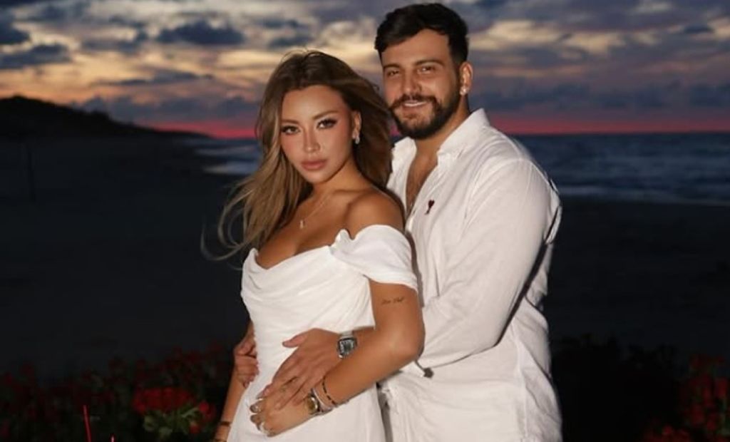 Sosyal medya fenomenlerinin ilişkileri, artık milyonlarca kişinin gözleri önünde yaşanıyor.