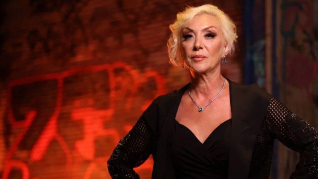 Türk müziğinin sevilen isimlerinden “Güllü” olarak tanınan şarkıcı Gül Tut,