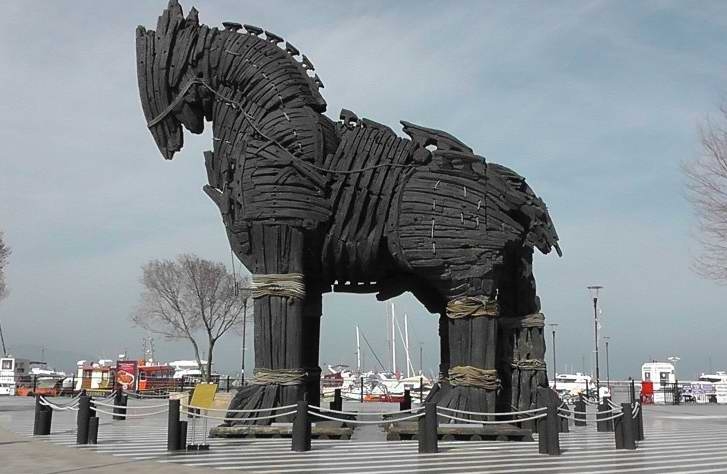 Çanakkale’de Gizli Kalmış Lezzetler ve Sırlar! troy ati heykeli 751321506663254 - Marmara Bölge Gazetesi