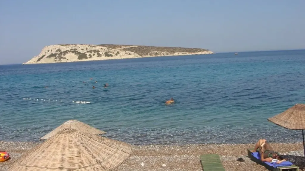 Doğanın Kalbinde Unutulmaz Bir Tatil yelken tutkunlarinin duragi kuyucak plajina eshot ile nasil gidilir 3 - Marmara Bölge Gazetesi