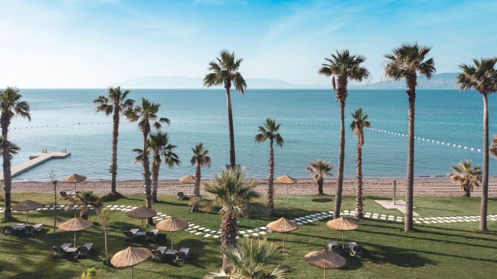 Muğla’nın sakin köşelerinden Aspat Plajı, doğayla baş başa huzurlu bir