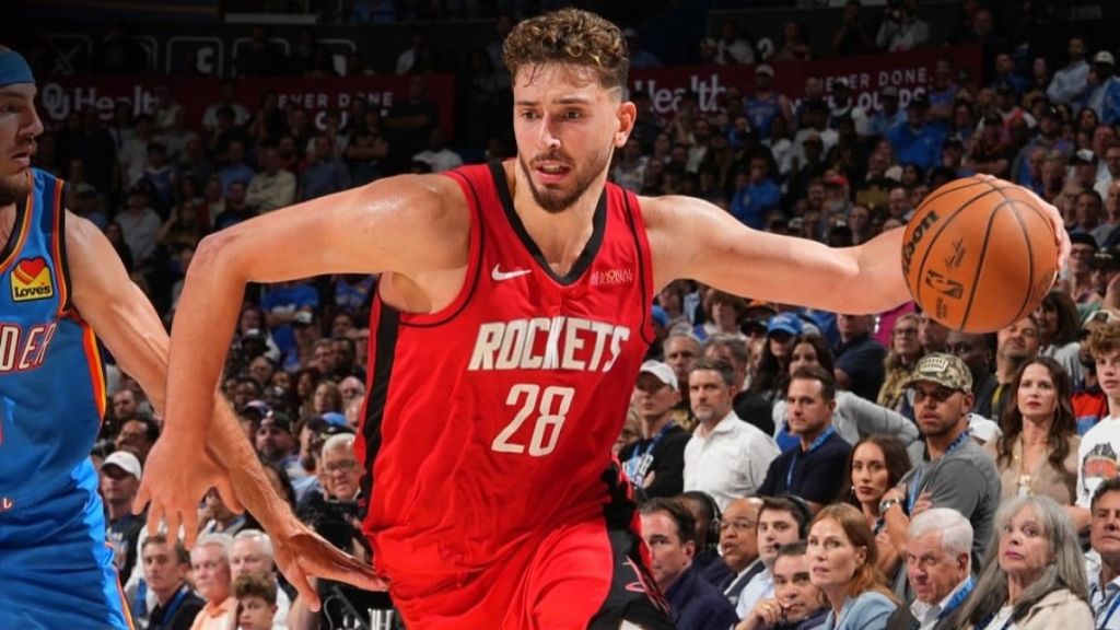 Milli basketbolcu Alperen Şengün, NBA’in açılış maçında 39 sayıyla kariyer