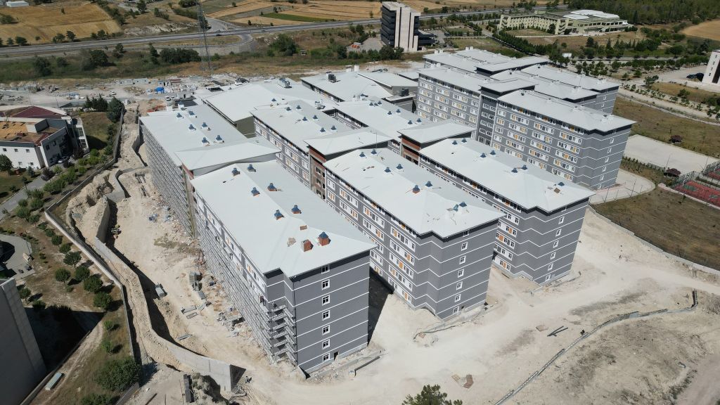 Balıkesir Gençlik ve Spor İl Müdürü Adem Özalp, öğrencilere en