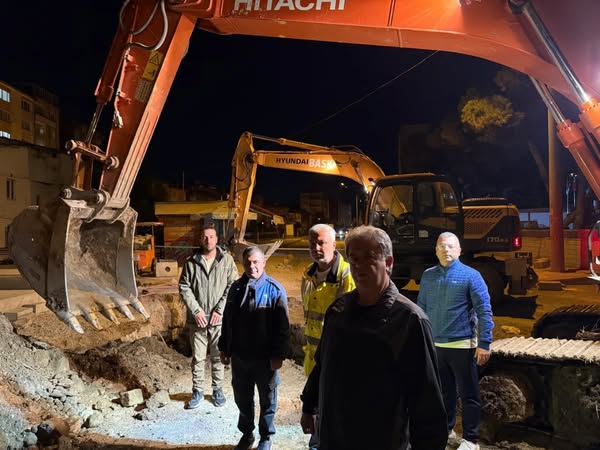 Karesi’de hayata geçirilen Çay Deresi Islah Projesi kapsamında kanalizasyon hattı