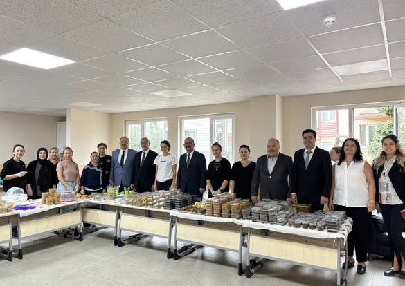 Erdek Belediye Başkanı Burhan Karışık, Avukat Hasan Tozun İlkokulu okul