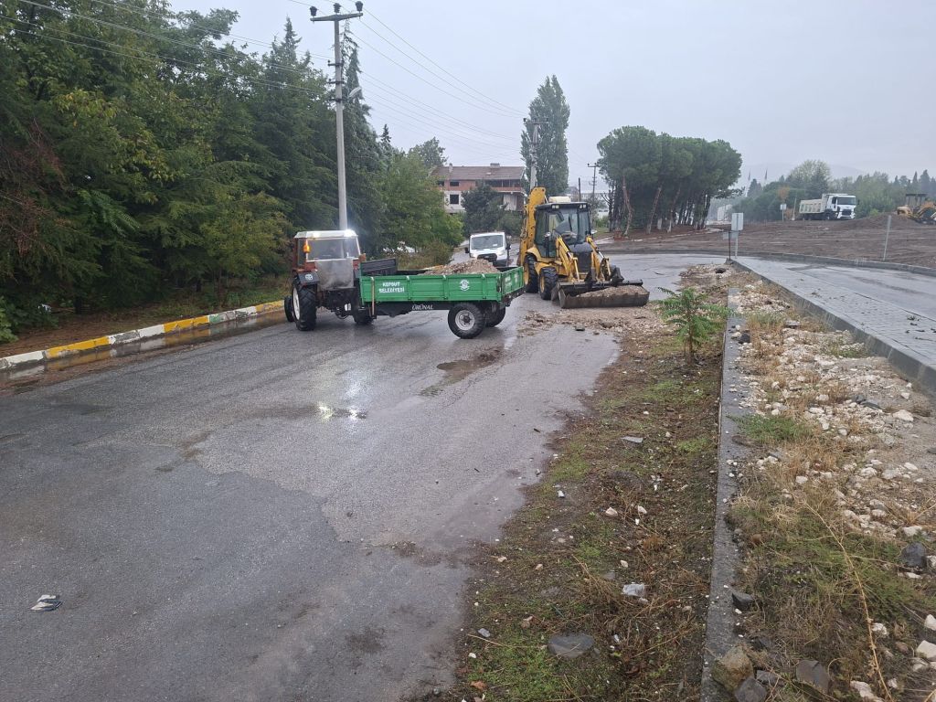 Kepsut’ ta Altyapı ve Mazgal Onarımı Başladı! 557998793 1125768879756108 3352911762215162311 n - Marmara Bölge Gazetesi