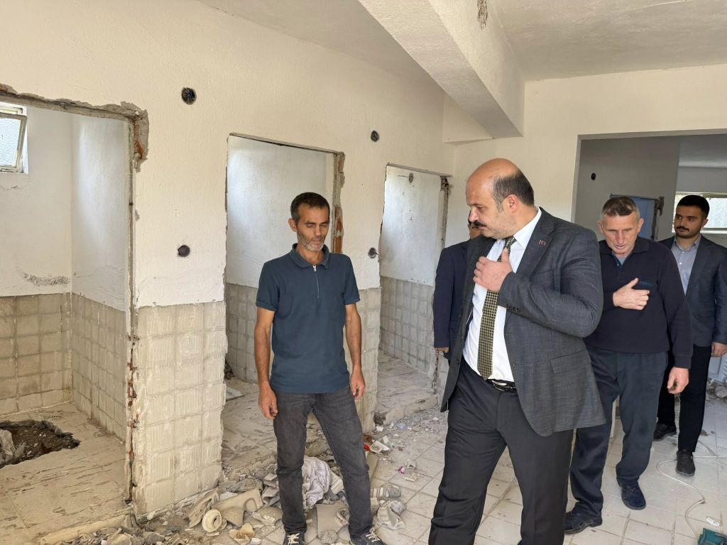 İvrindi Belediye Başkanı Önder Lapanta, mahalle ziyaretlerine hız kesmeden devam