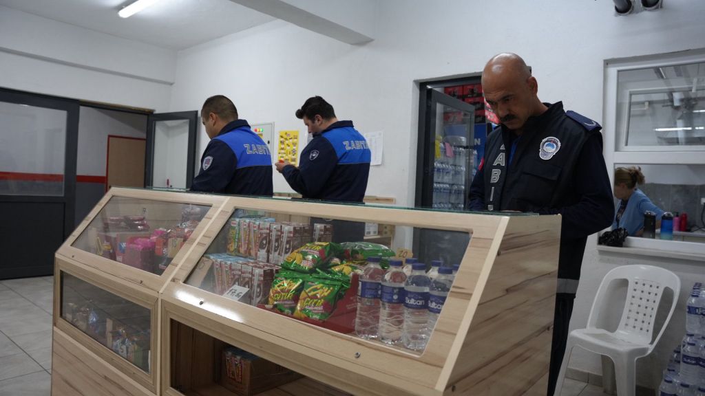 Sındırgı Belediyesi, ilçedeki okul kantinlerinde gıda güvenliği ve hijyen denetimlerini