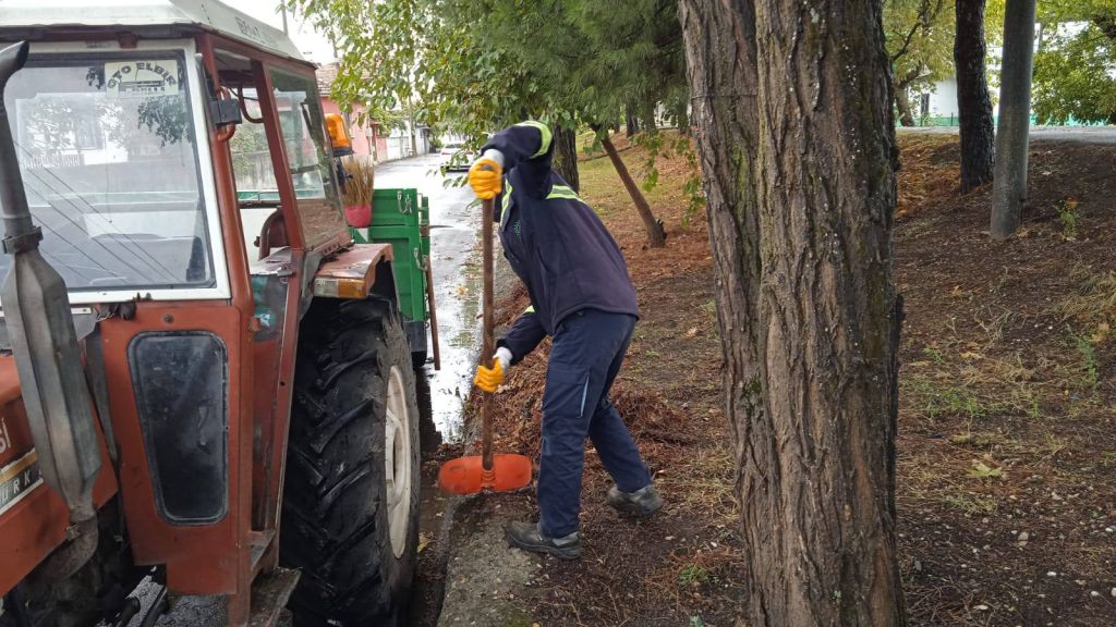 Kepsut Belediyesi ekipleri, sağlık, temizlik, bakım ve sosyal yardım alanlarında