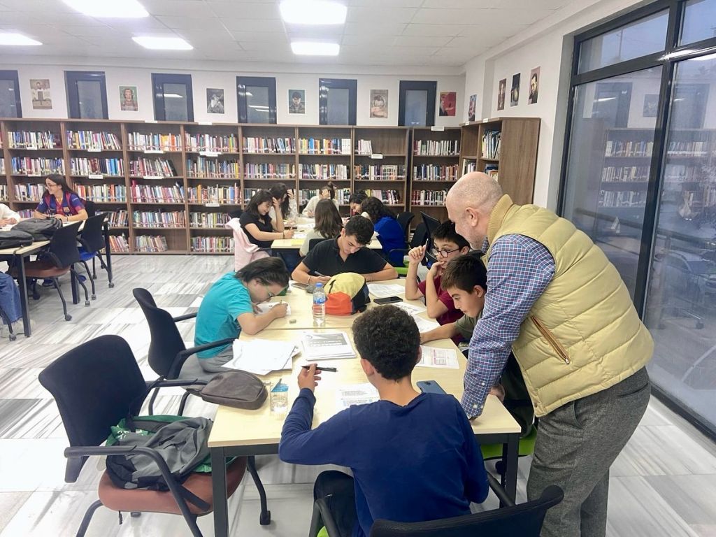 Marmara Adalar Belediye Başkanı Aydın Dinçer, YKS ve LGS’ye hazırlanan