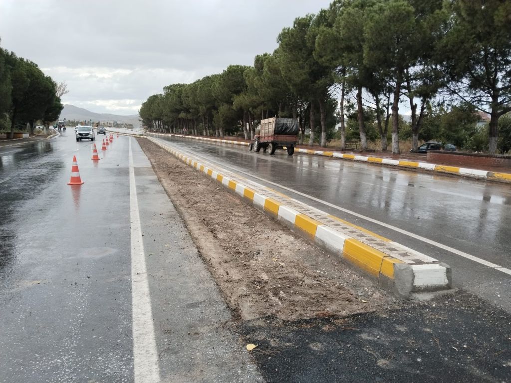 Balıkesir Kepsut Belediyesi, 4 Ekim Cumartesi günü ilçe genelinde gerçekleştirdiği