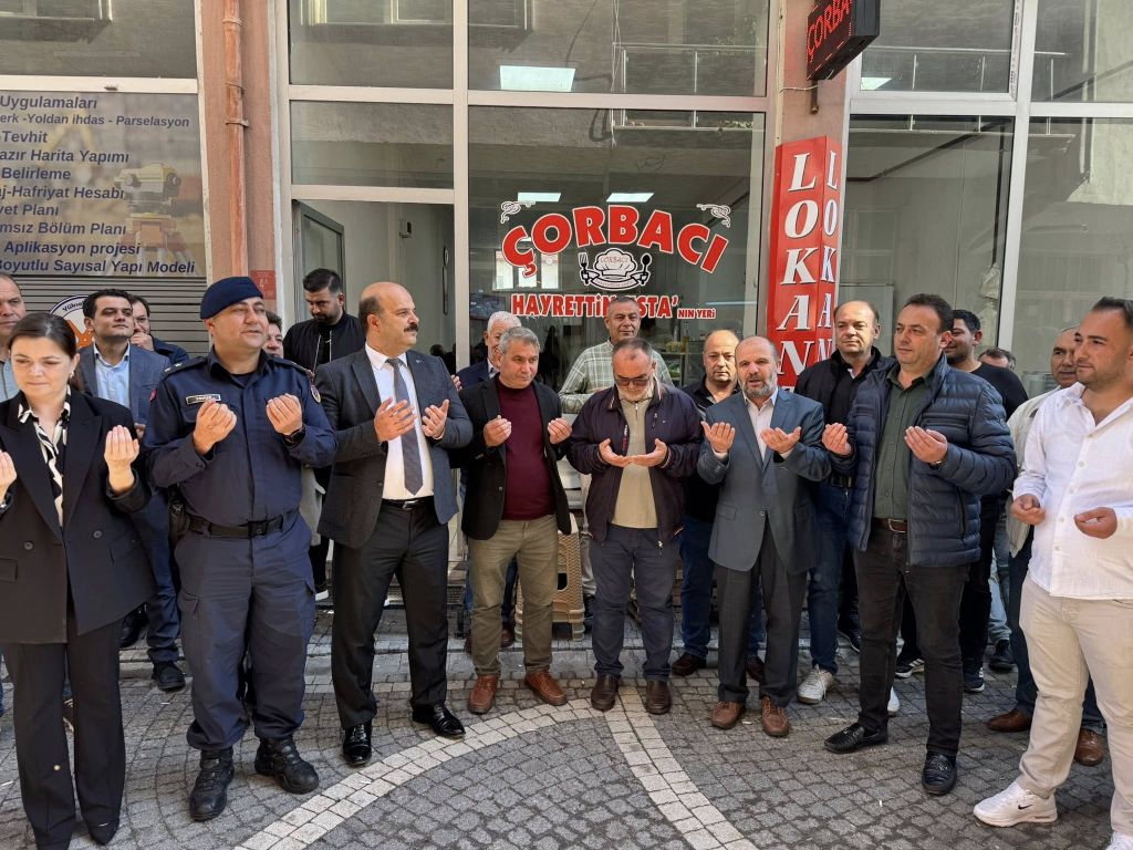 İvrindi Belediye Başkanı Önder Lapanta, genç girişimci Batuhan Cihan tarafından