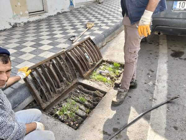 İvrindi Belediyesi, son günlerde etkili olan yağışlara karşı tedbirlerini önceden
