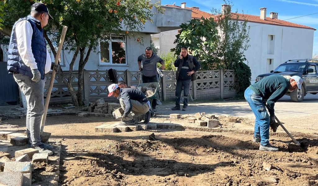 Bigadiç Belediyesi, ilçe genelinde başlattığı altyapı, çevre düzenleme ve sosyal