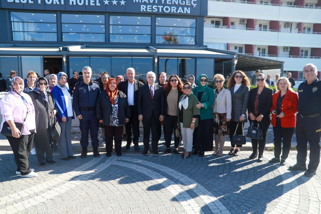 19 Ekim Muhtarlar Günü dolayısıyla Burhaniye Belediyesi tarafından Blue Port