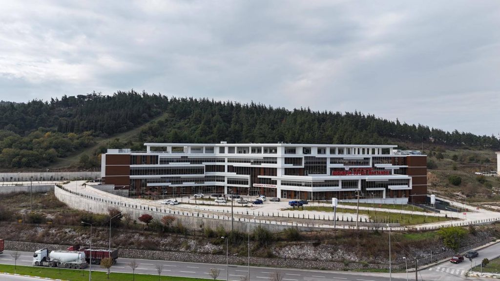 Balıkesir’in Susurluk ilçesinde yapımı tamamlanan yeni devlet hastanesi binası, Sağlık