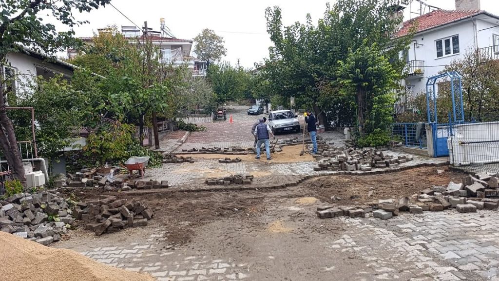 Dursunbey Belediyesi, ilçe genelinde altyapı ve üstyapı yatırımlarını aralıksız sürdürüyor.