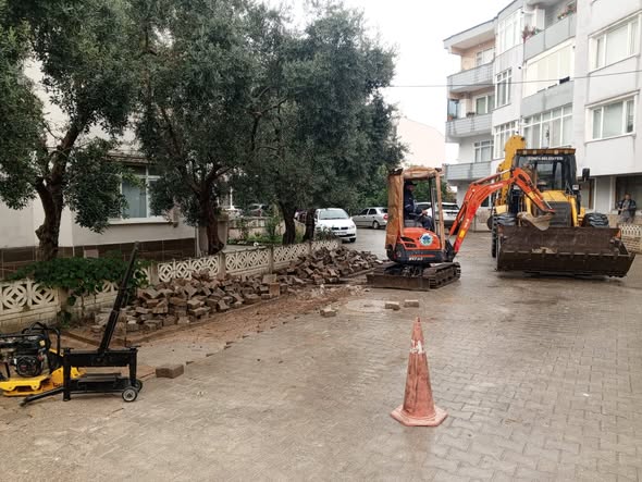 Balıkesir’in Gönen ilçesinde belediye ekipleri sahada yoğun bir çalışma temposu
