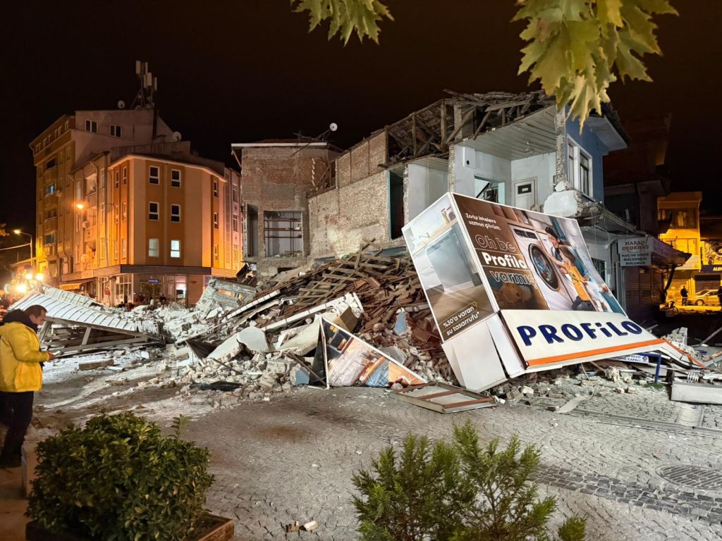 Balıkesir’in Sındırgı ilçesinde meydana gelen 6,1 büyüklüğündeki depremde doğrudan deprem