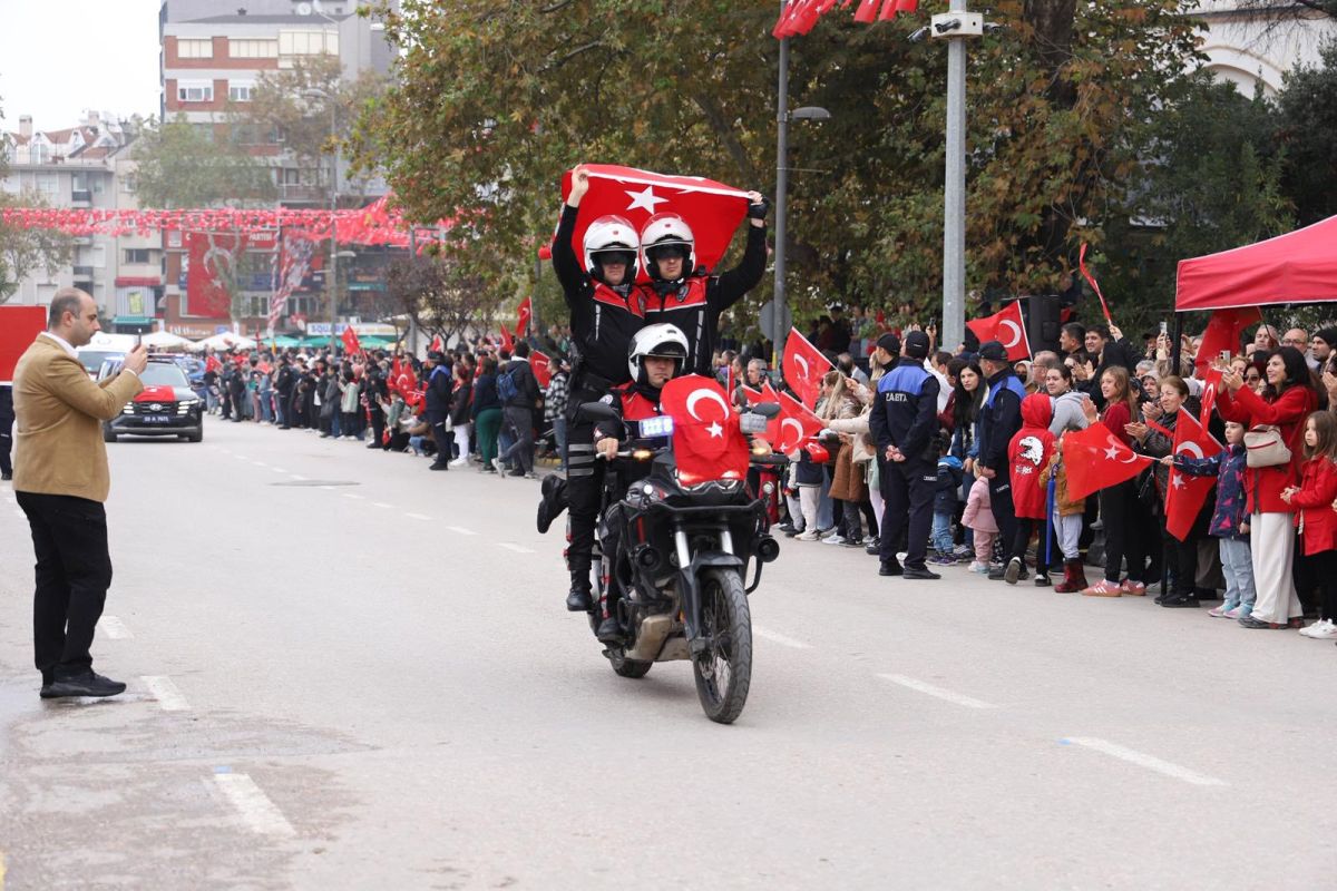 Cumhuriyetin 102. Yılı Bandırma’da Coşkuyla Kutlandı 571251127 1373375150811501 6682131215404334739 n - Marmara Bölge Gazetesi