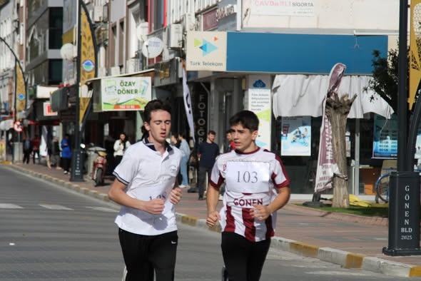 Gönen’de Cumhuriyet Koşusu Nefes Kesti! 571340640 1271211371715564 2789514547709700460 n - Marmara Bölge Gazetesi