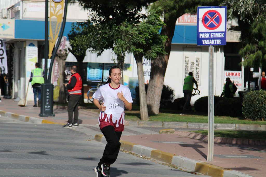 Gönen’de Cumhuriyet Koşusu Nefes Kesti! 572064786 1271211311715570 2684253391685662383 n - Marmara Bölge Gazetesi
